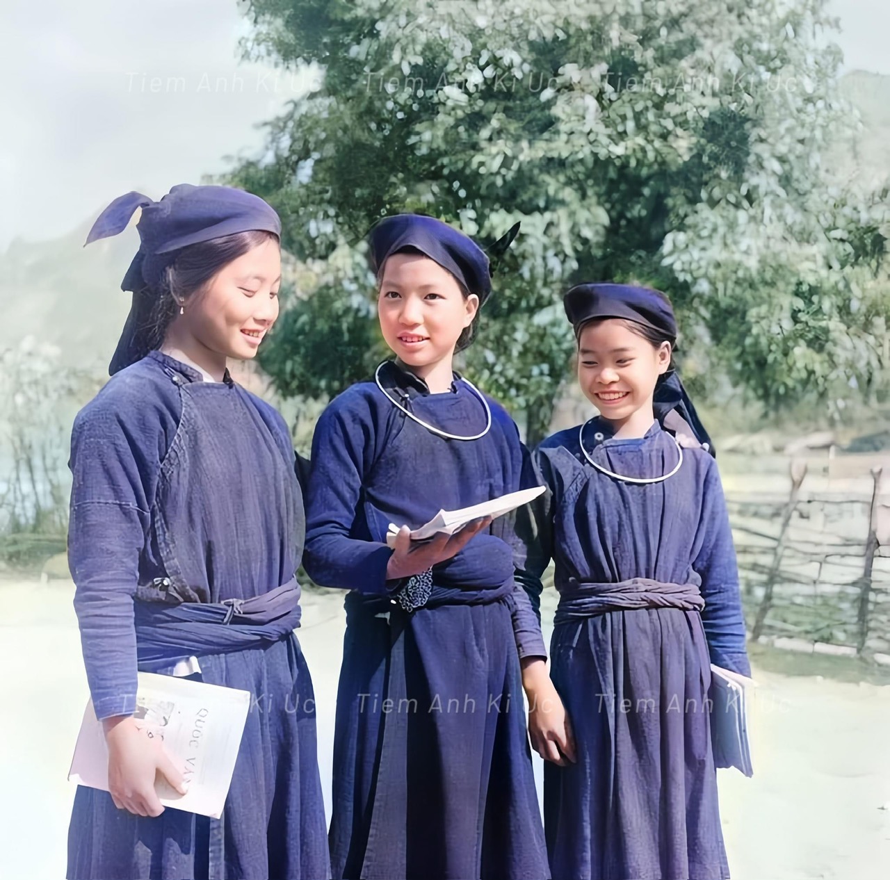 Nữ sinh người Tày ở Bắc Kan